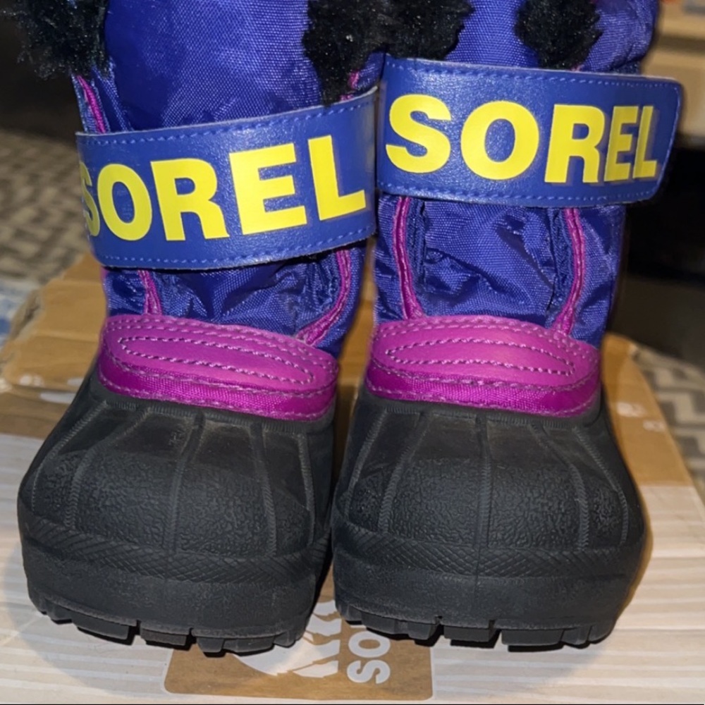 Toddler boots size 4
